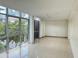 Rassamee Tavorn Building