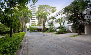 Mansions in The Park