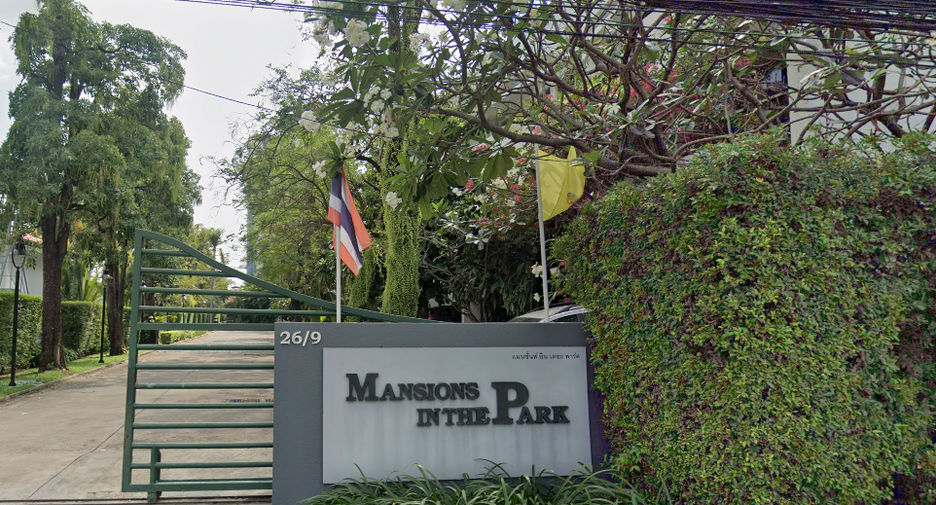 Mansions in The Park