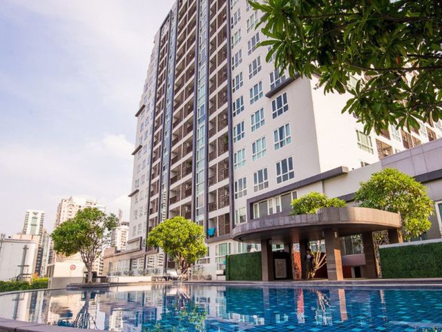15 Sukhumvit Residences