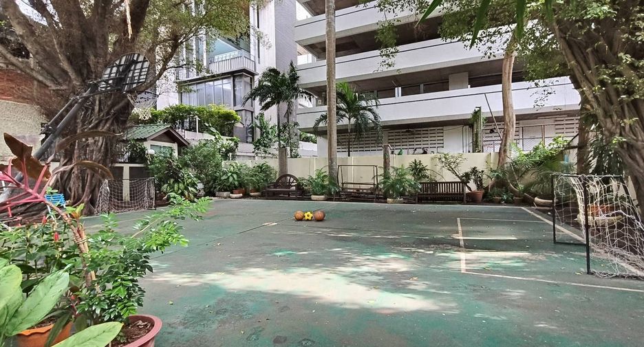 D.H. Grand Tower