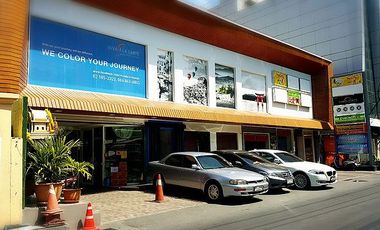 U AR Thonglor 13