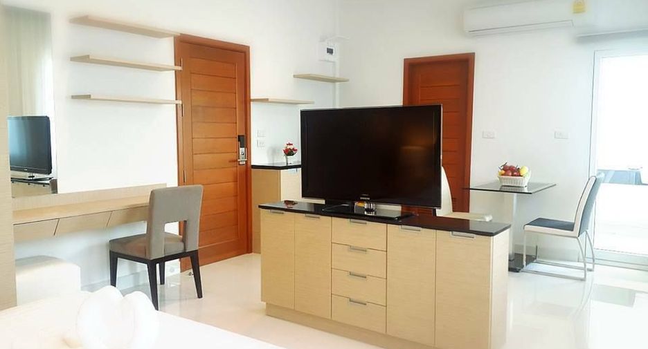 UR thonglor soi 13