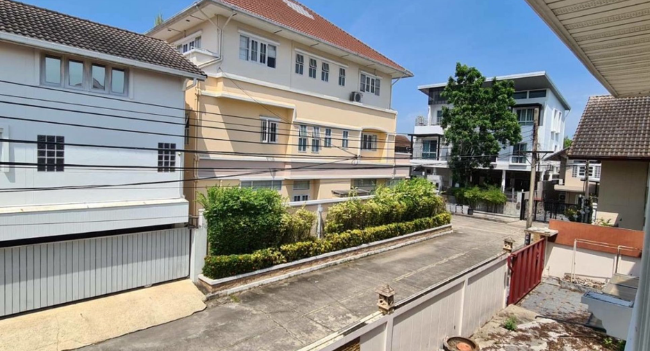 Bang Na Villa