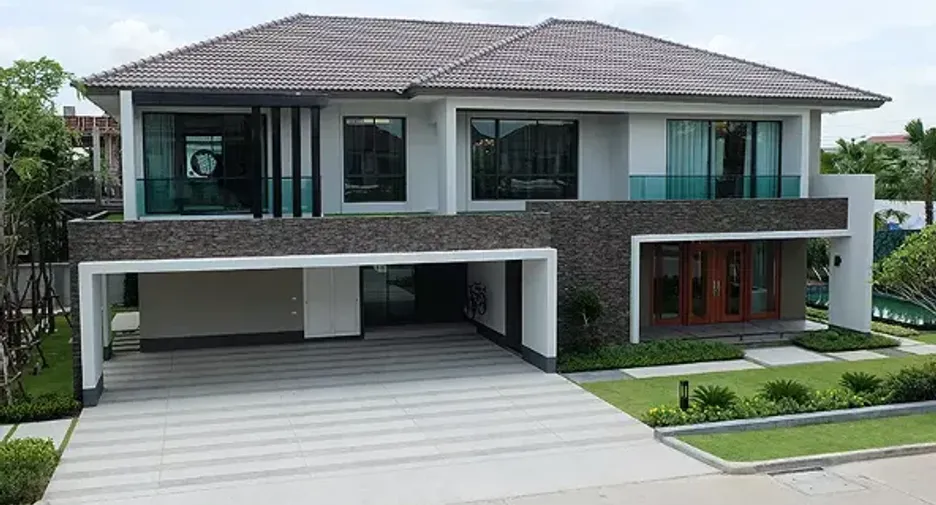 The Grand Bangna-Wongwaen