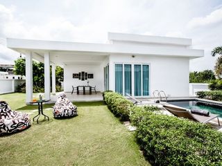 Villa en alquiler y en venta de 2 habitaciones en Bang Saray, Pattaya