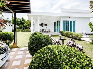 Villa en alquiler y en venta de 2 habitaciones en Bang Saray, Pattaya