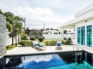 Villa en alquiler y en venta de 2 habitaciones en Bang Saray, Pattaya