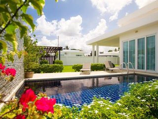 Villa en alquiler y en venta de 2 habitaciones en Bang Saray, Pattaya