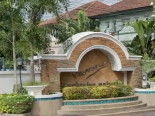 Krong Thong Village