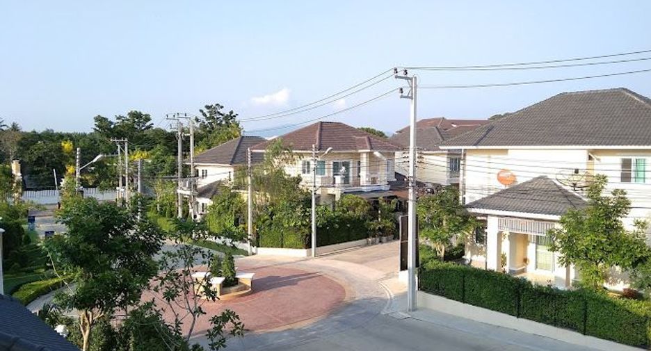 Diya Valley Sriracha