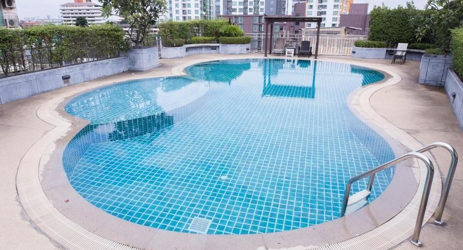 Golden Pearl Hotel