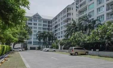 The Bangkok Sathorn-Taksin