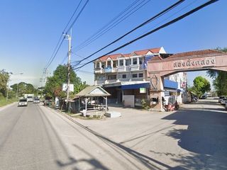 Song Fang Khlong Village