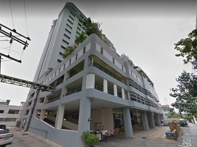 สาธร สวีท