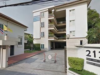 T Series Place