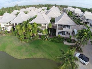Samphan Village